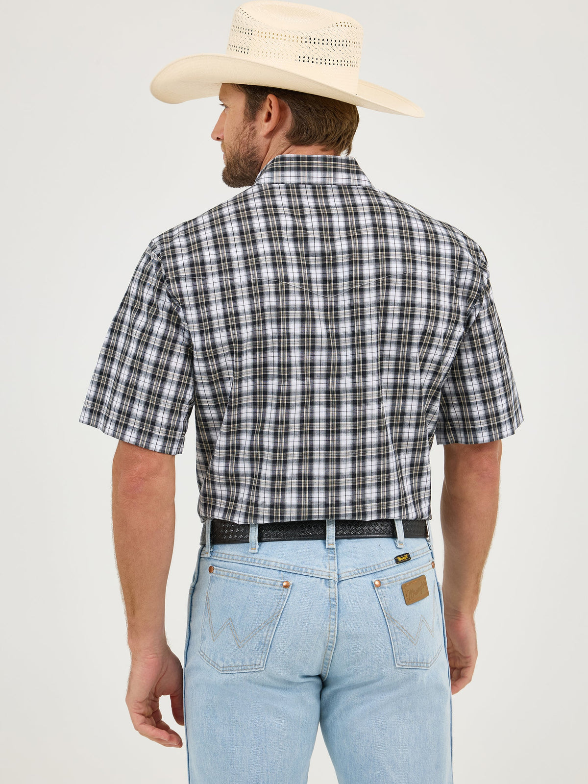 Wrangler Men&#39;s Wrinkle Resist Classic Fit Snap-Up Short Sleeve Work Shirt - Work World - Workwear, Work Boots, Safety Gear