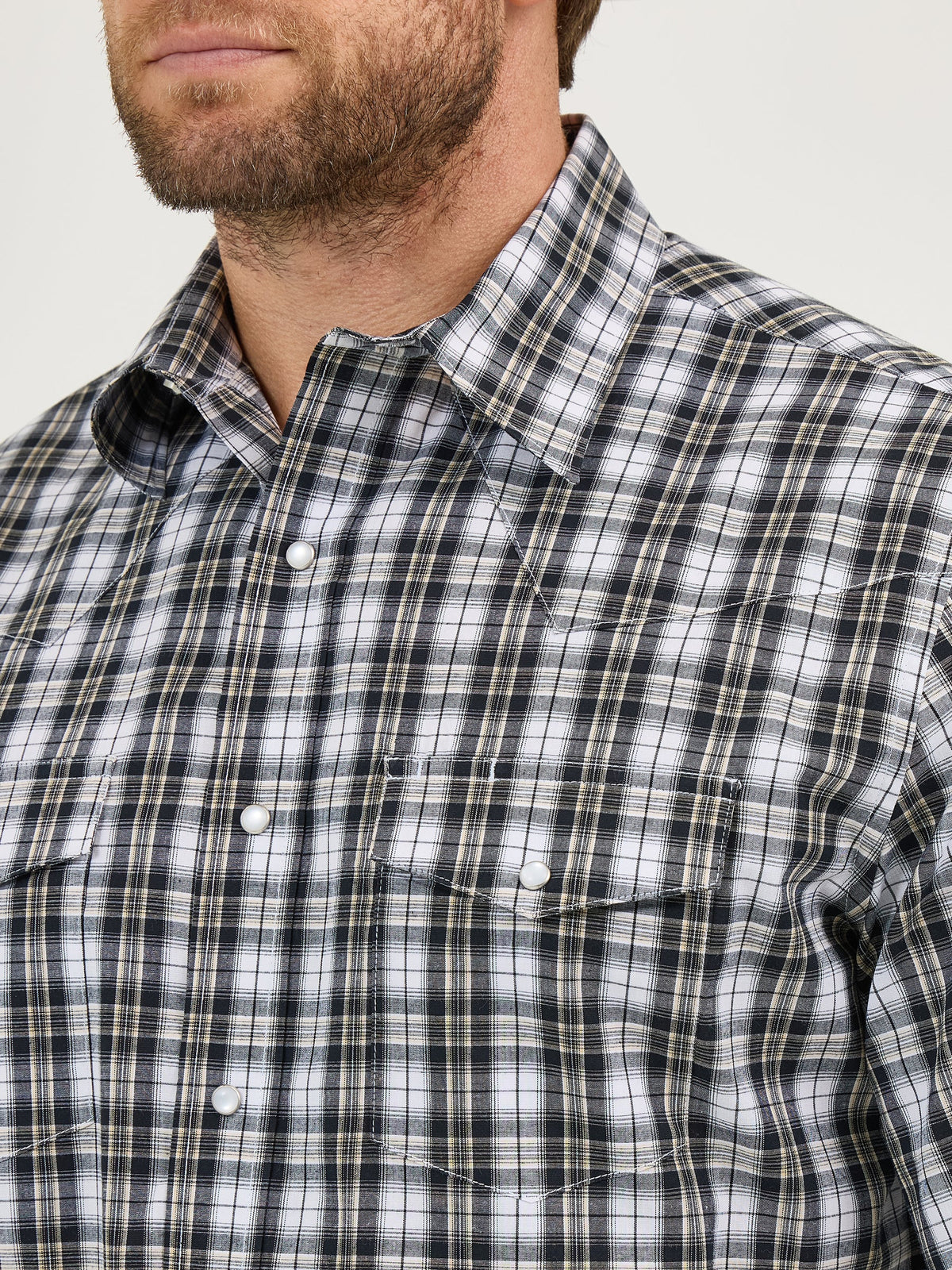 Wrangler Men&#39;s Wrinkle Resist Classic Fit Snap-Up Short Sleeve Work Shirt - Work World - Workwear, Work Boots, Safety Gear