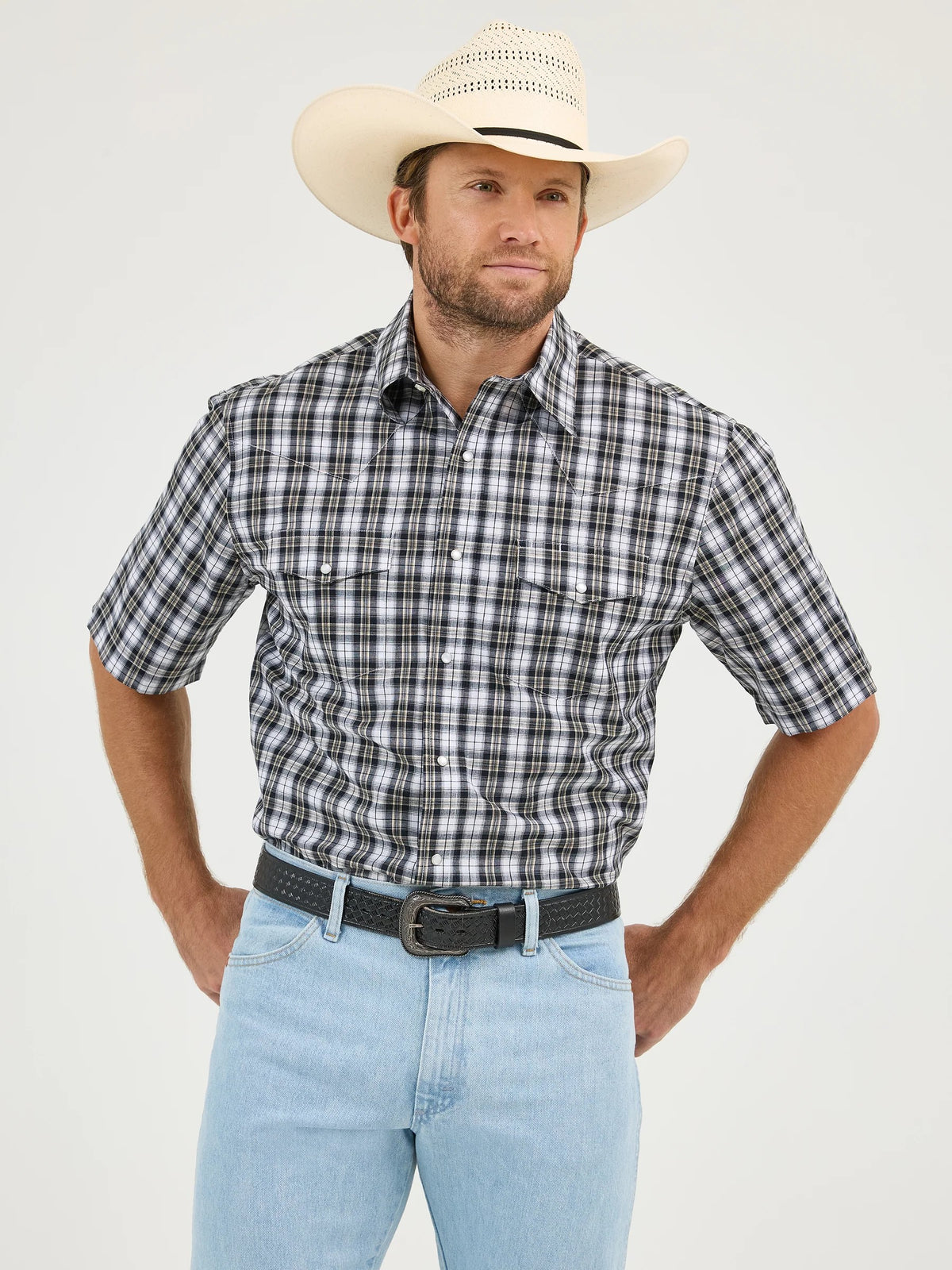 Wrangler Men&#39;s Wrinkle Resist Classic Fit Snap-Up Short Sleeve Work Shirt - Work World - Workwear, Work Boots, Safety Gear