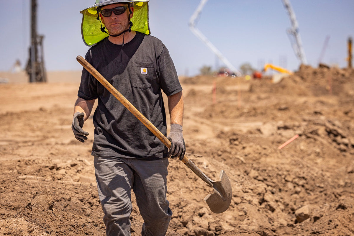 Carhartt Men&#39;s Short Sleeve Pocket T-Shirt_Black - Work World - Workwear, Work Boots, Safety Gear
